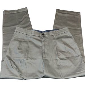 Dockers Easy Khaki Classic Fit Mens dress Pants  W 33 X L 30 NWT Flat Front